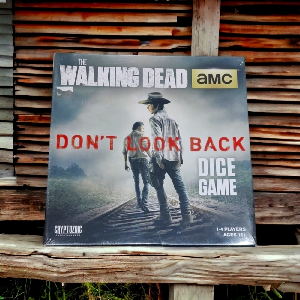 The Walking Dead Board Game With Dice From The AMC TV Series Don't Look Back-NEW
